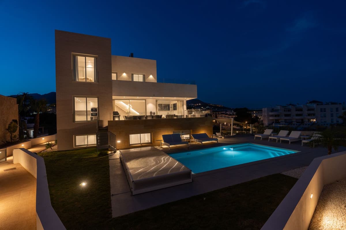 Detached Villa in Higueron — photo 2 of 10