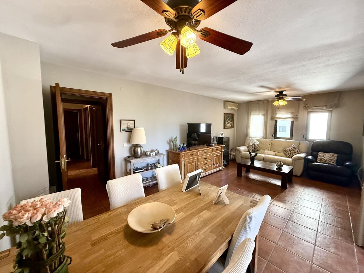 Middle Floor Apartment in Recinto Ferial — photo 3 of 10