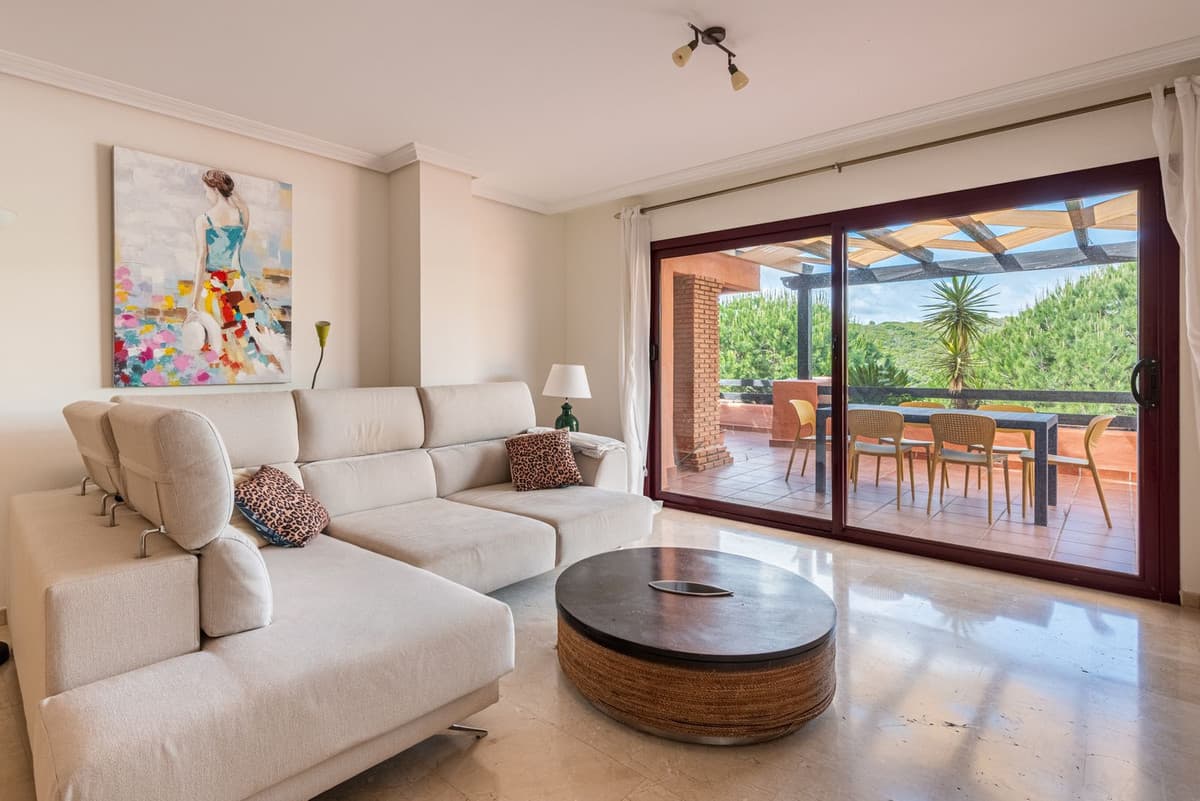 Middle Floor Apartment in Casares — photo 4 of 10