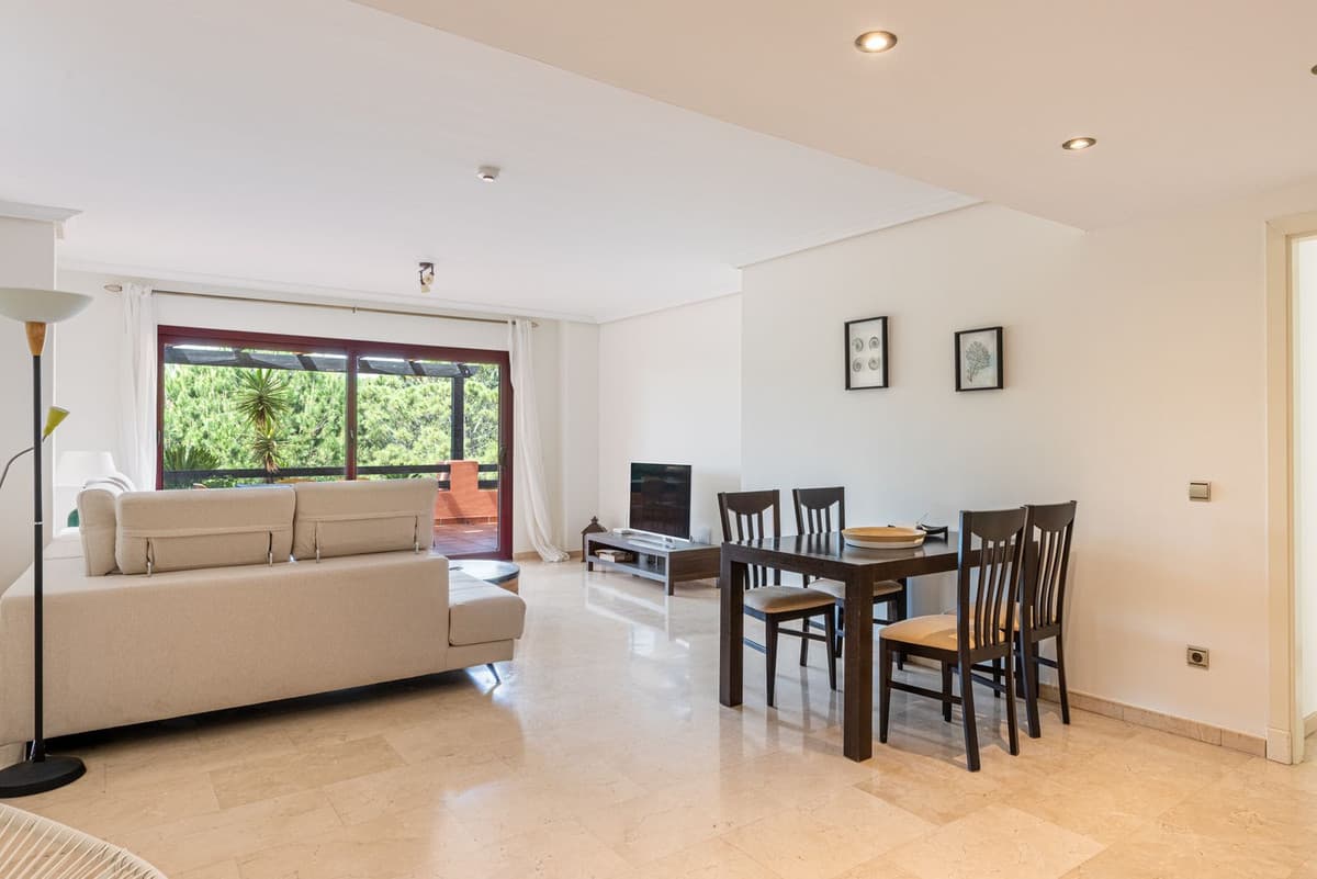 Middle Floor Apartment in Casares — photo 5 of 10