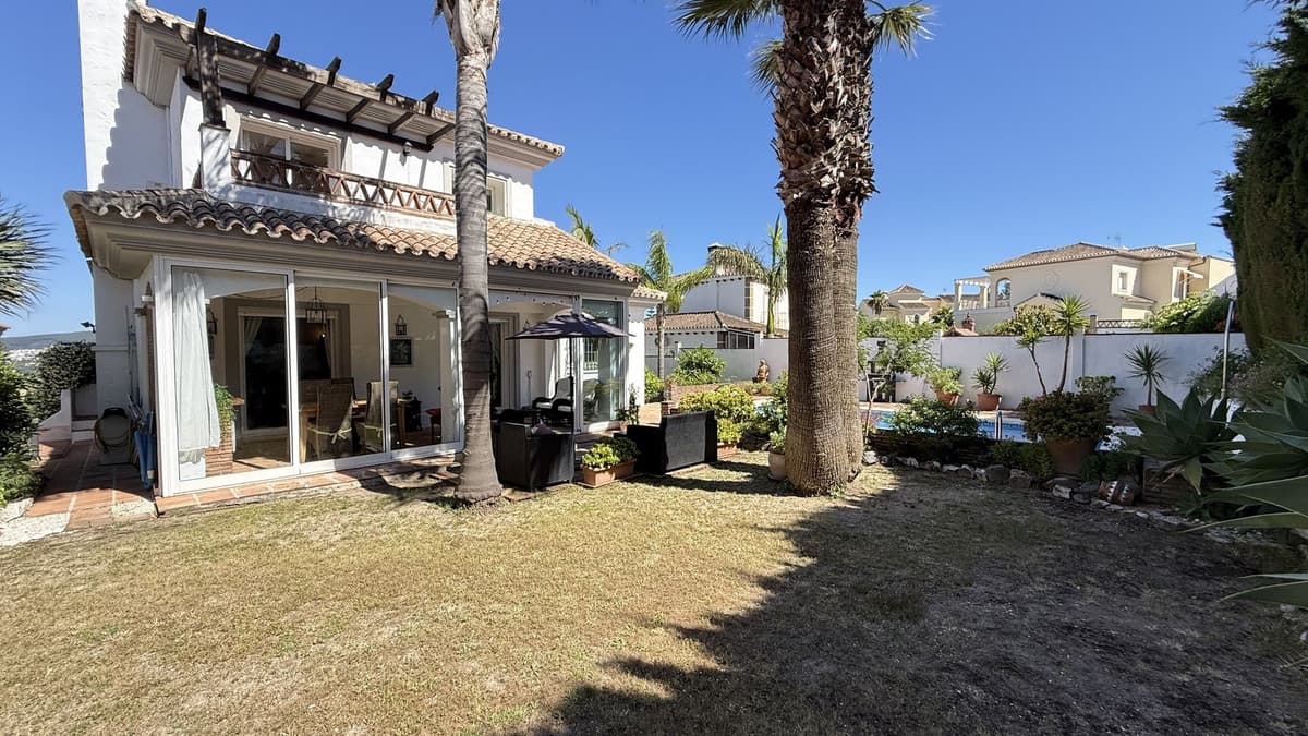 Detached Villa in Coín — photo 2 of 10