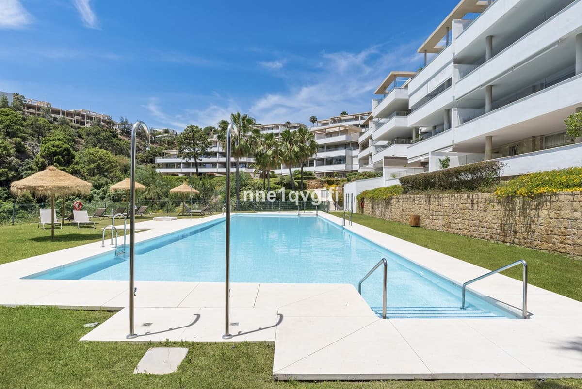 Ground Floor Apartment in Benahavís — photo 1 of 10