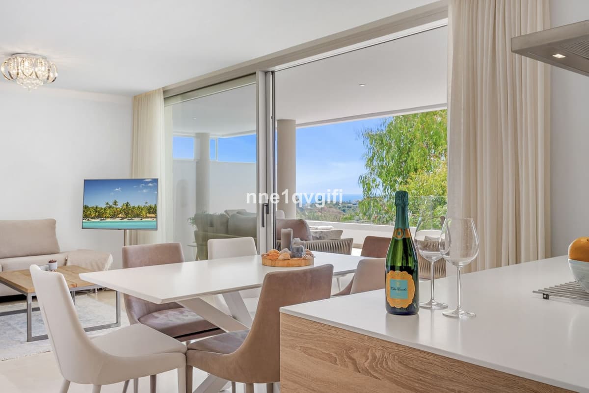 Ground Floor Apartment in Benahavís — photo 5 of 10