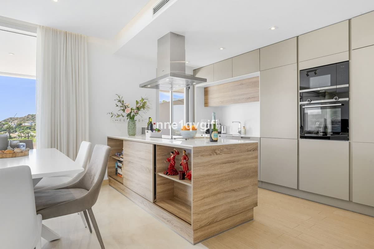 Ground Floor Apartment in Benahavís — photo 10 of 10