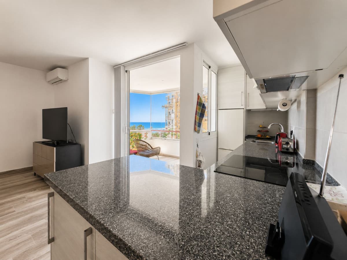 Middle Floor Apartment in Fuengirola — photo 4 of 10