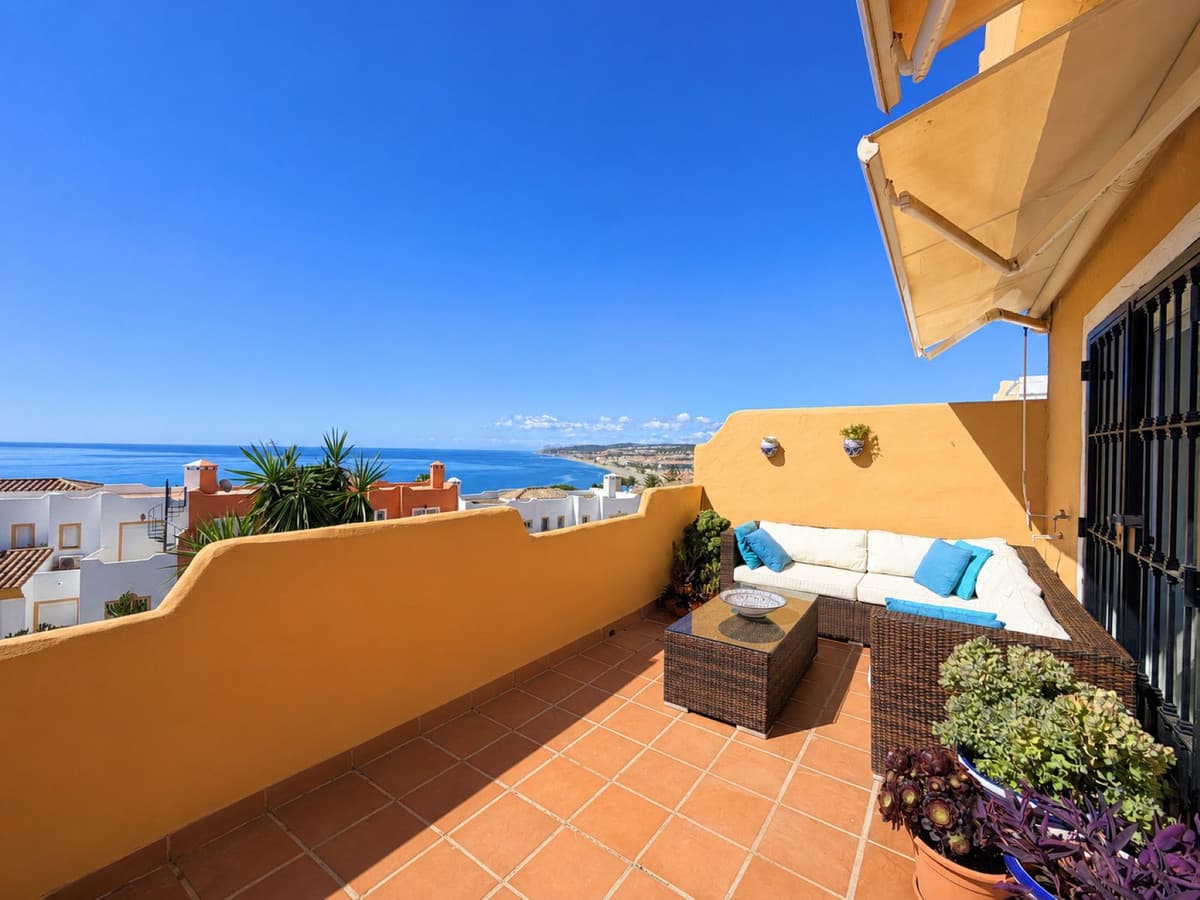 Penthouse Duplex in Casares Playa — photo 4 of 10