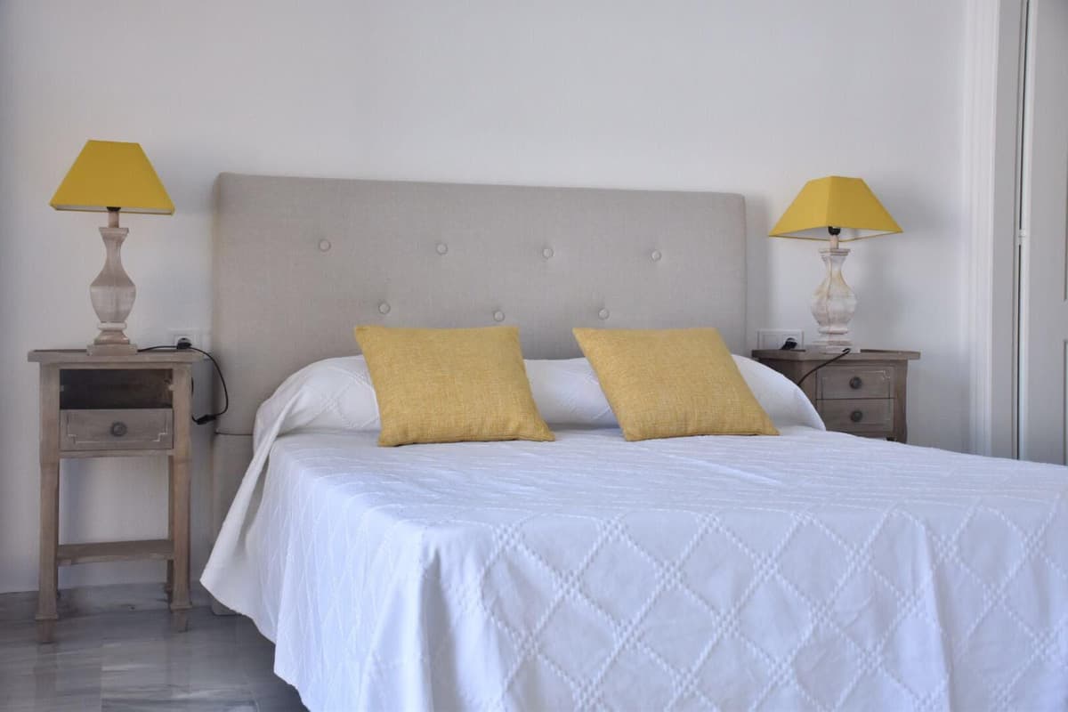 Ground Floor Apartment in Elviria — photo 3 of 10