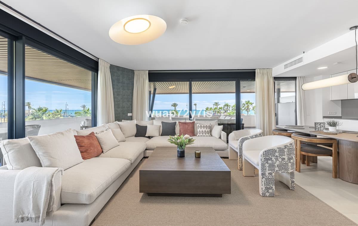 Middle Floor Apartment in Torremolinos — photo 5 of 10
