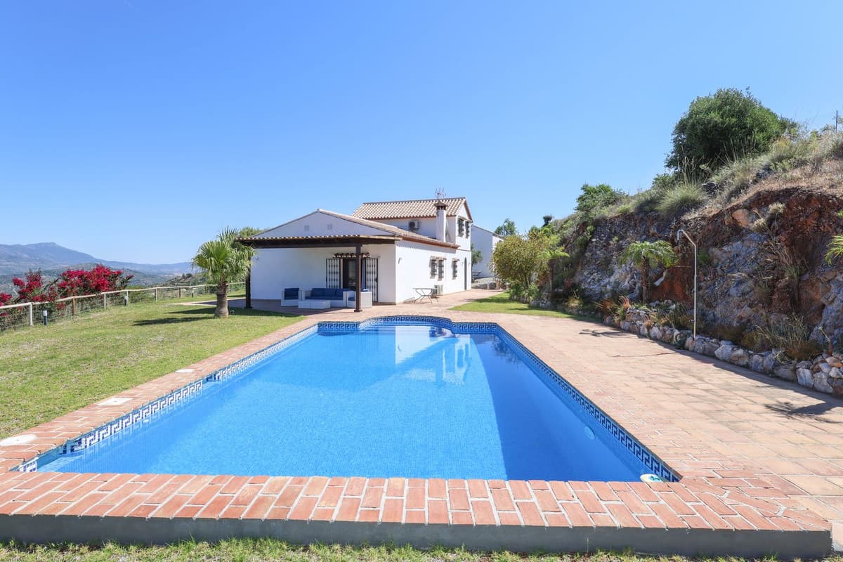 Detached Villa in Guaro — photo 5 of 10