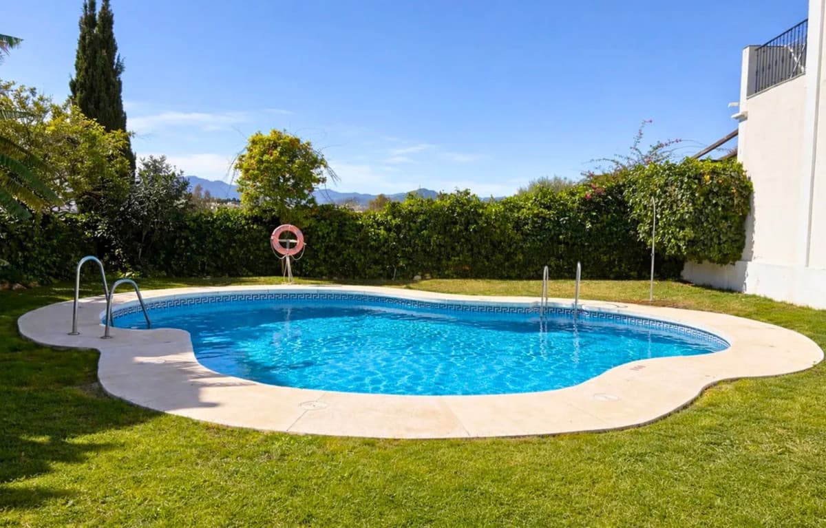Townhouse in Nueva Andalucía — photo 4 of 10