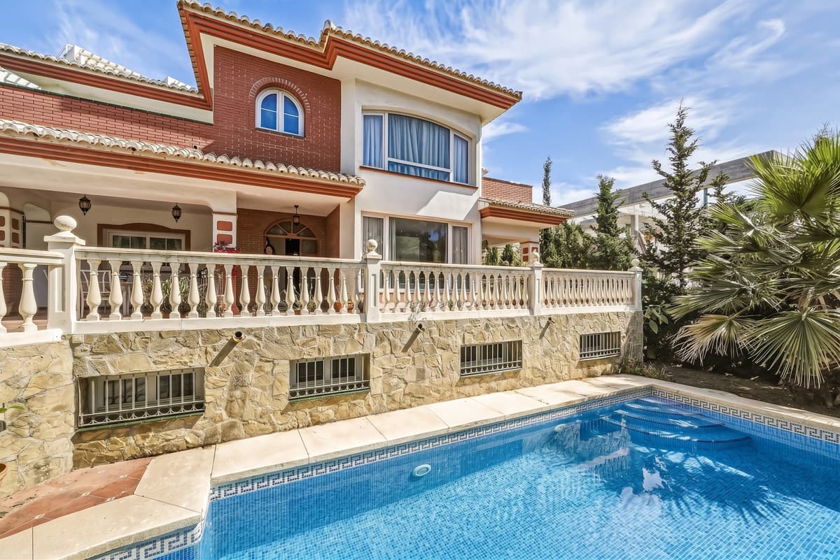 Detached Villa in Benalmadena — photo 1 of 10