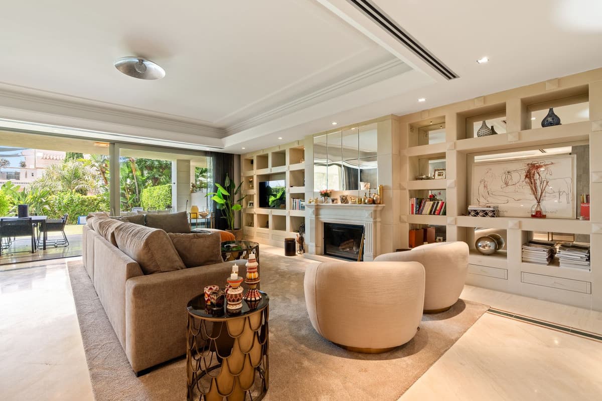 Townhouse in Sierra Blanca — photo 6 of 10