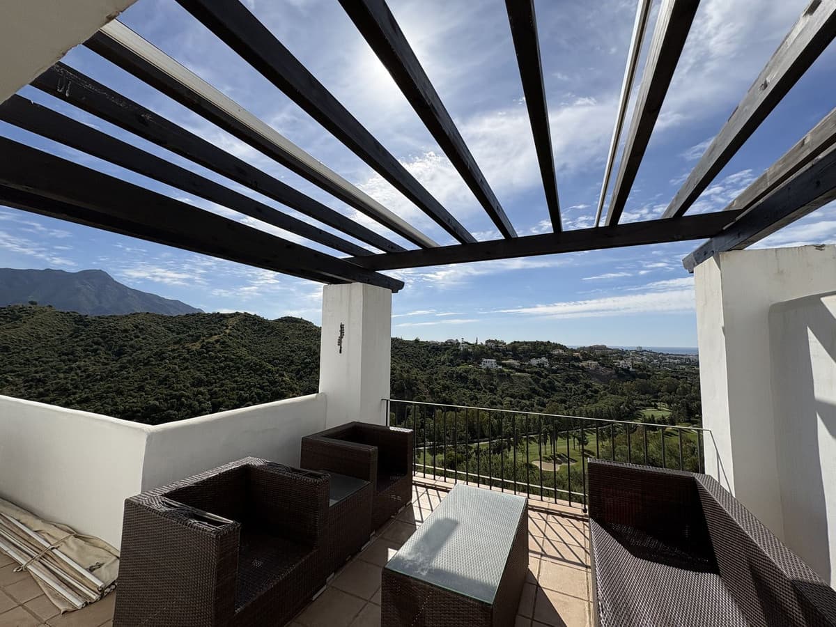 Penthouse in La Quinta — photo 3 of 10