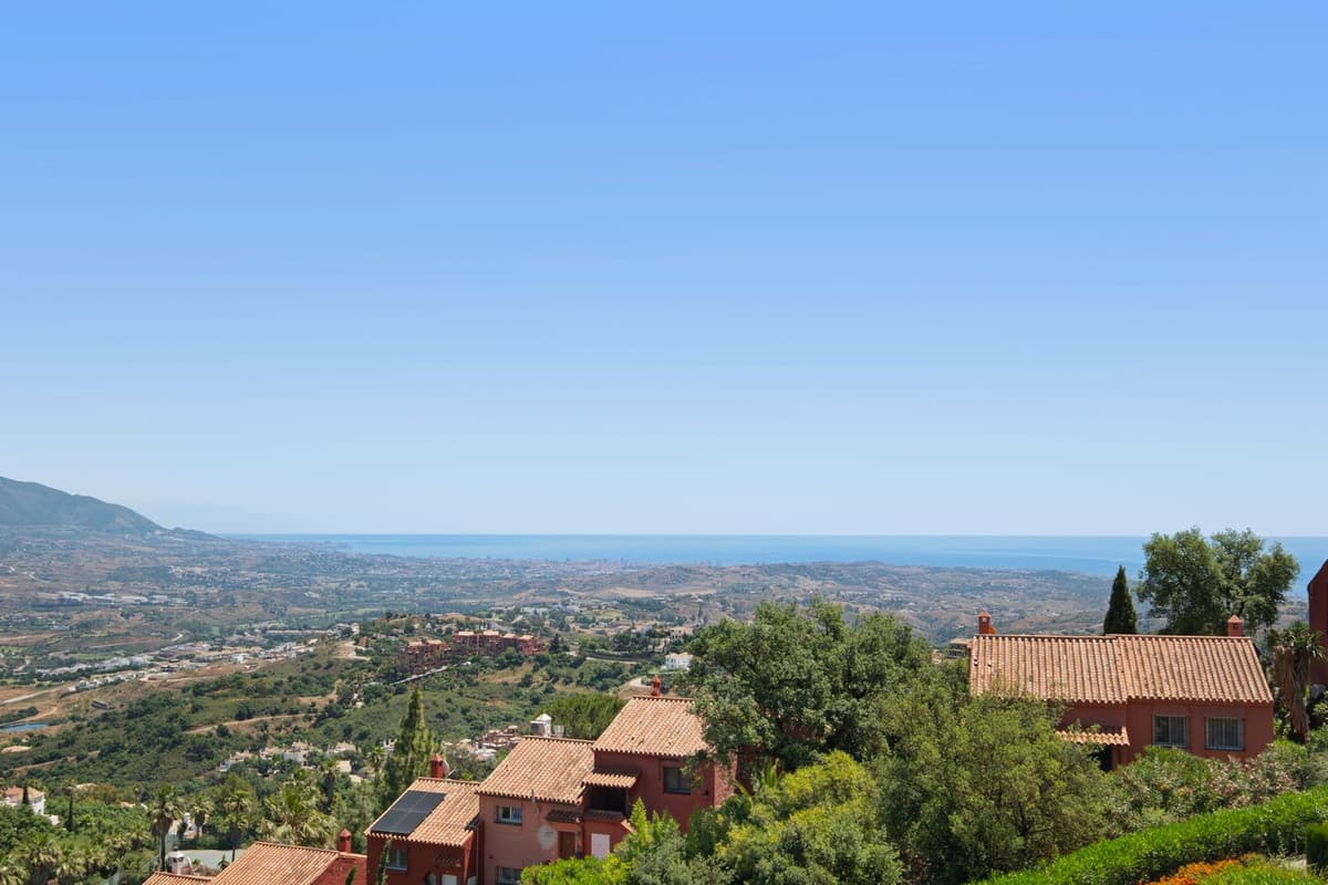 Penthouse in La Mairena — photo 1 of 10