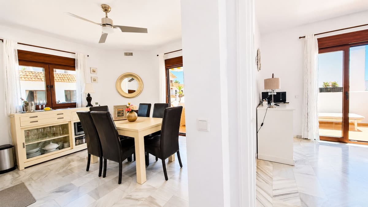 Top Floor Apartment in La Duquesa — photo 2 of 10