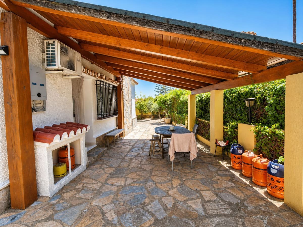 Detached Villa in La Duquesa — photo 4 of 10