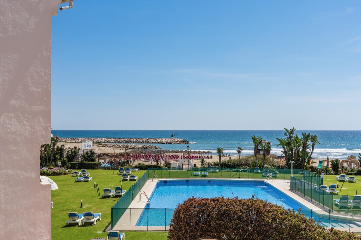 Penthouse in Puerto de Cabopino — photo 2 of 10