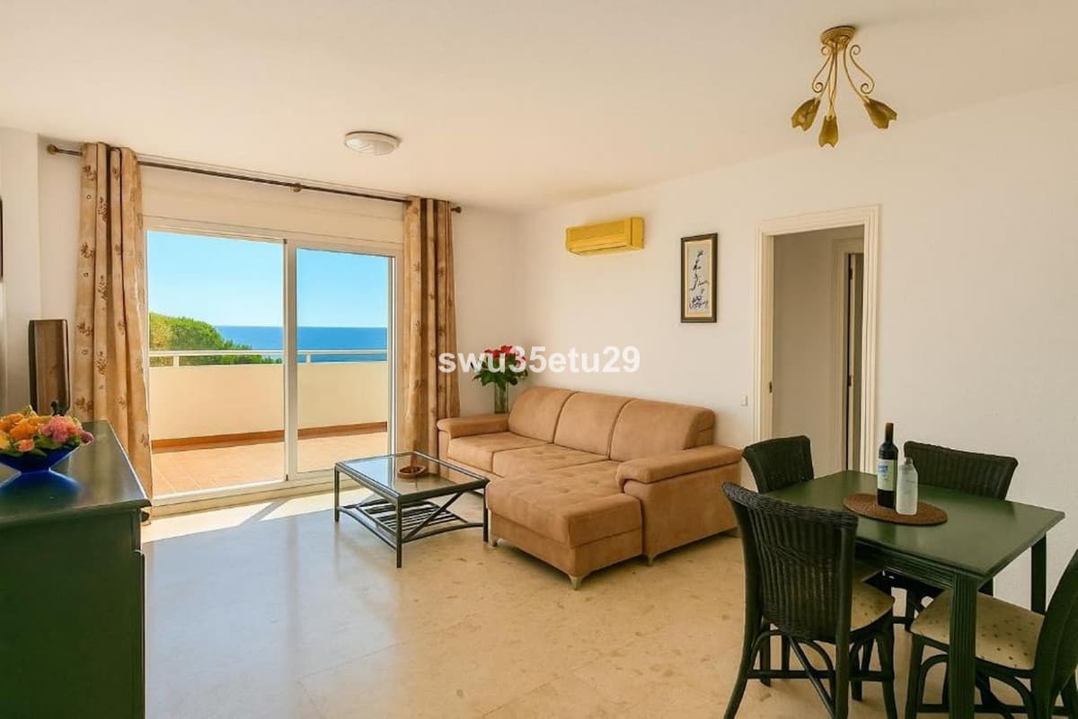 Top Floor Apartment in Fuengirola — photo 3 of 10