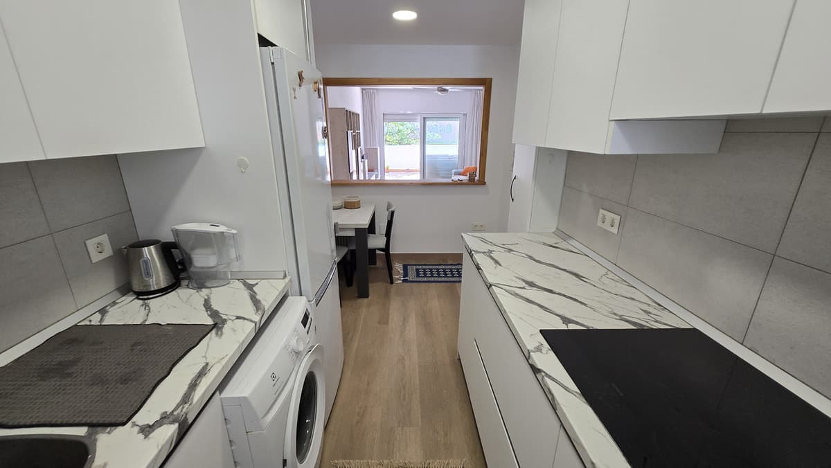 Middle Floor Apartment in The Golden Mile — photo 6 of 10