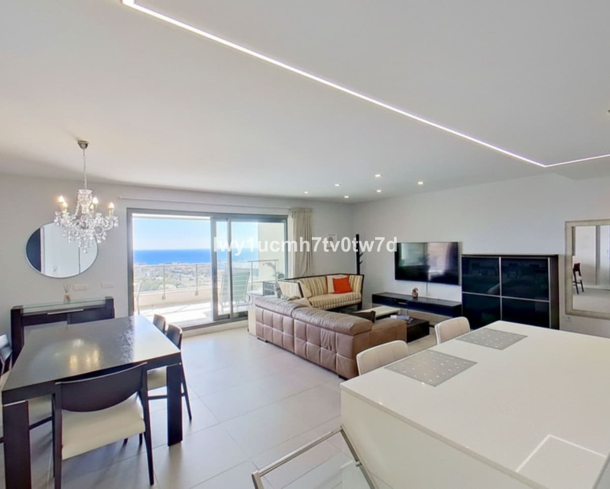 Middle Floor Apartment in Arroyo de la Miel — photo 8 of 10