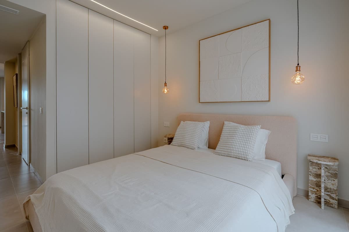 Middle Floor Apartment in Nueva Andalucía — photo 7 of 10