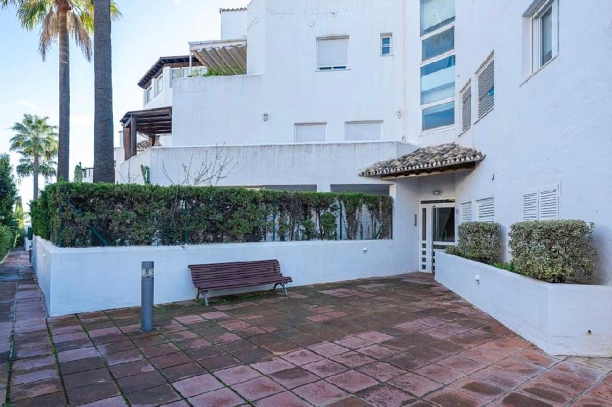 Middle Floor Apartment in Bahía de Marbella — photo 6 of 10