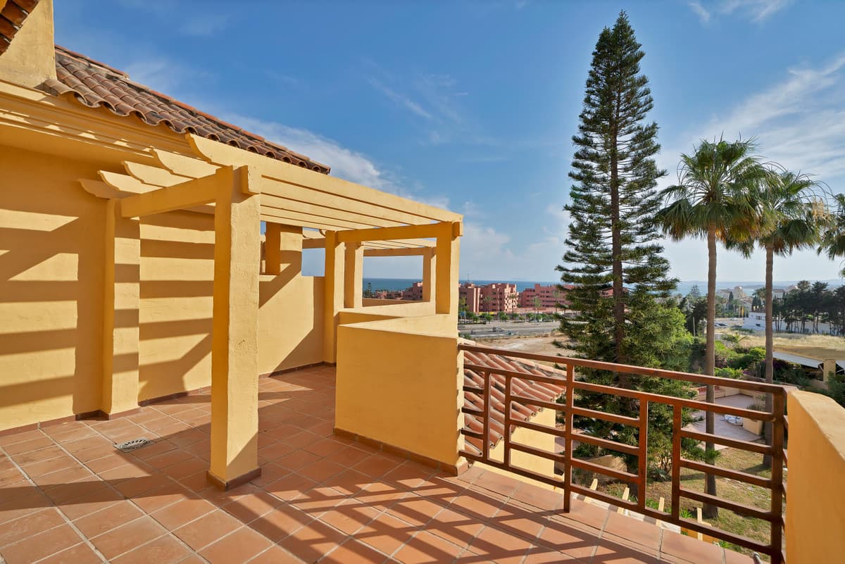 Townhouse in Estepona — photo 4 of 10