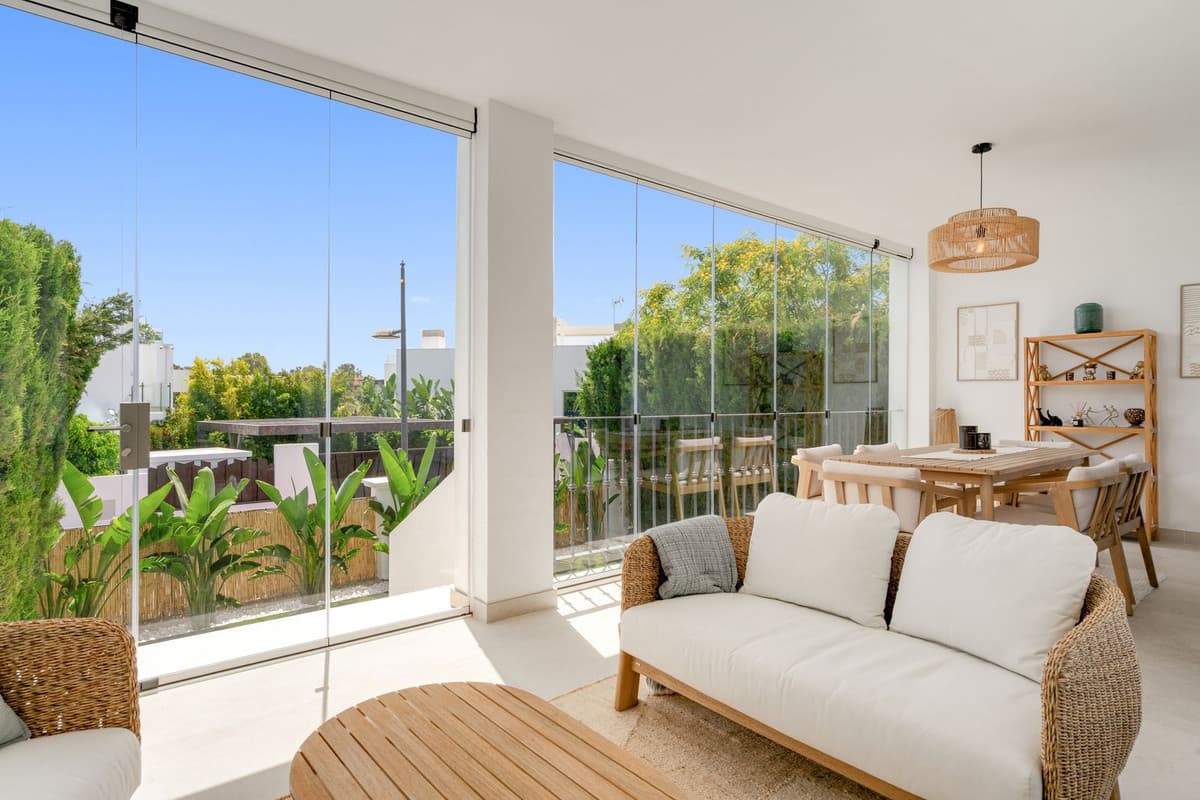 Townhouse in Estepona — photo 1 of 10