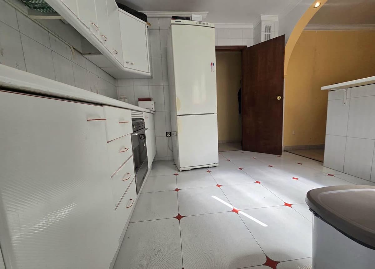 Middle Floor Apartment in Málaga — photo 7 of 10