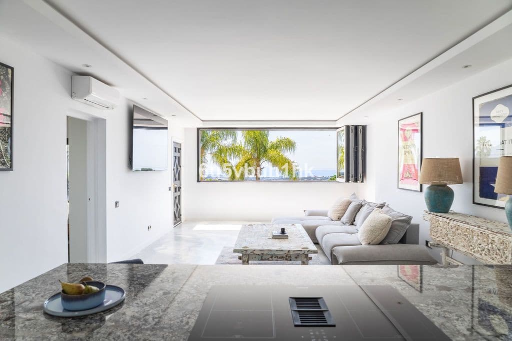 Ground Floor Apartment in Benahavís — photo 1 of 10