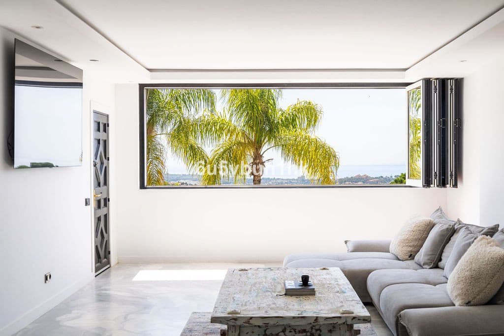 Ground Floor Apartment in Benahavís — photo 3 of 10