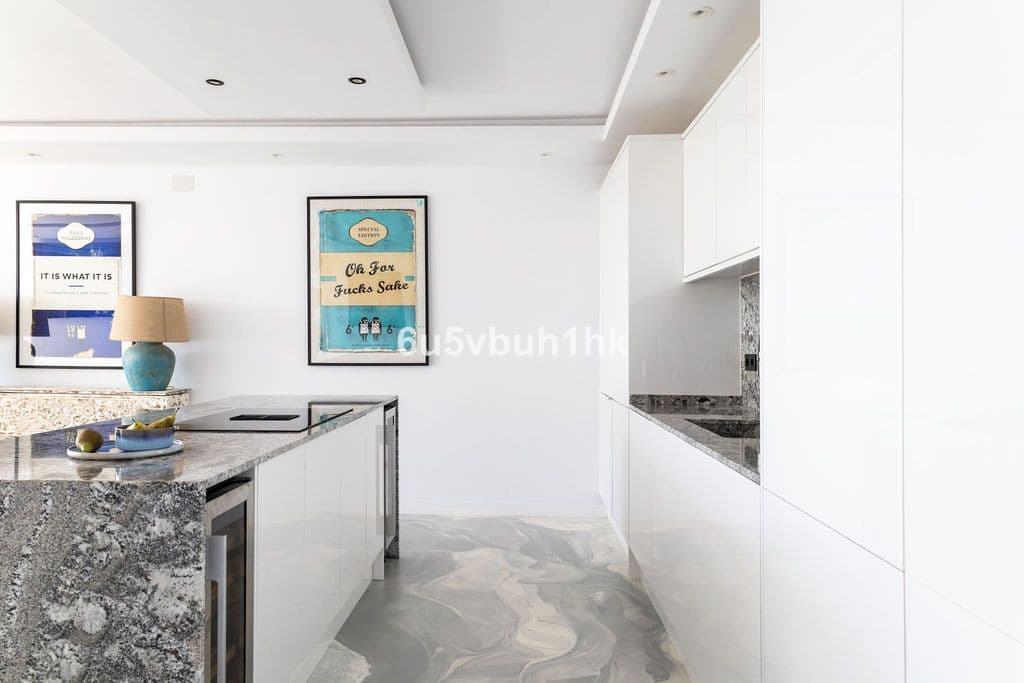 Ground Floor Apartment in Benahavís — photo 8 of 10