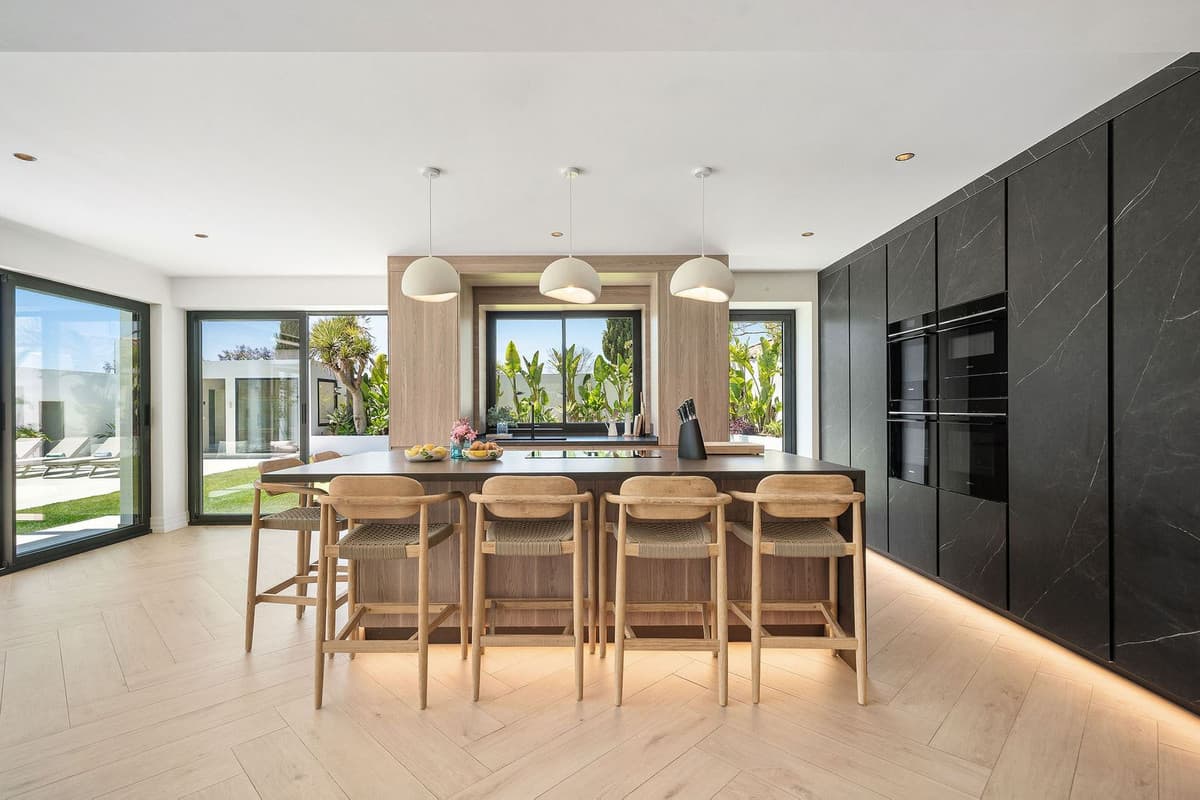 Detached Villa in Bel Air — photo 3 of 10