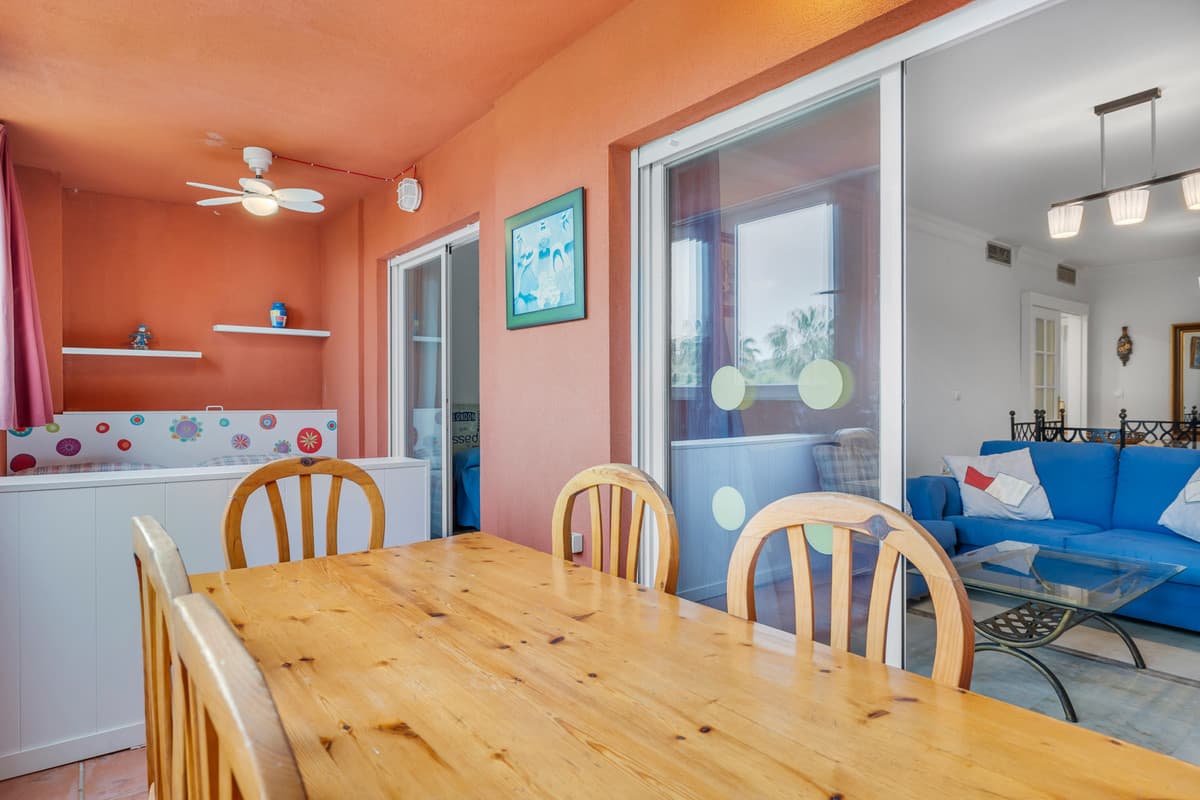 Middle Floor Apartment in Benalmadena Costa — photo 8 of 10