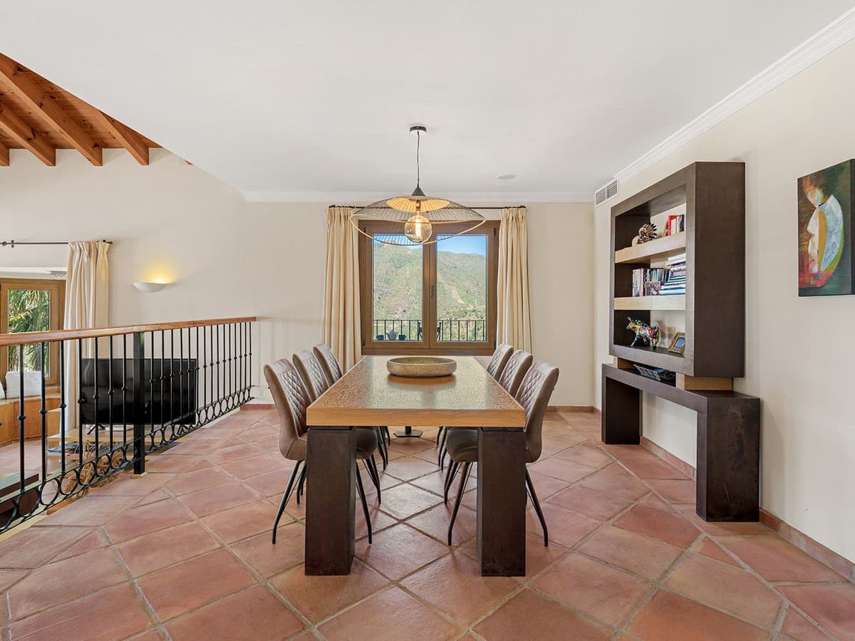 Detached Villa in Benahavís — photo 8 of 10