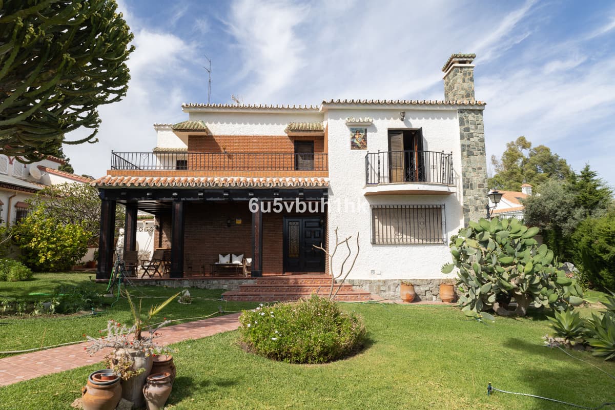 Townhouse in Málaga — photo 1 of 10