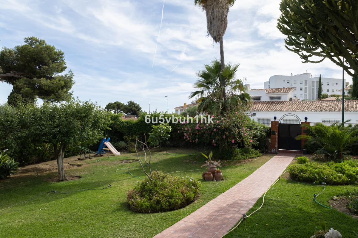 Townhouse in Málaga — photo 9 of 10