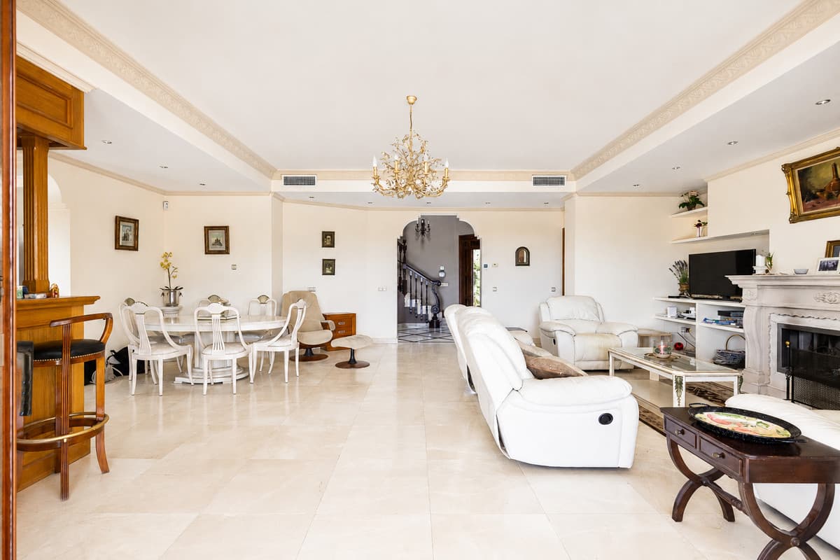 Detached Villa in La Quinta — photo 9 of 10