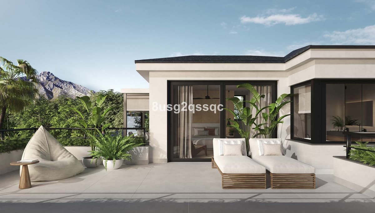 Detached Villa in Marbella — photo 1 of 10