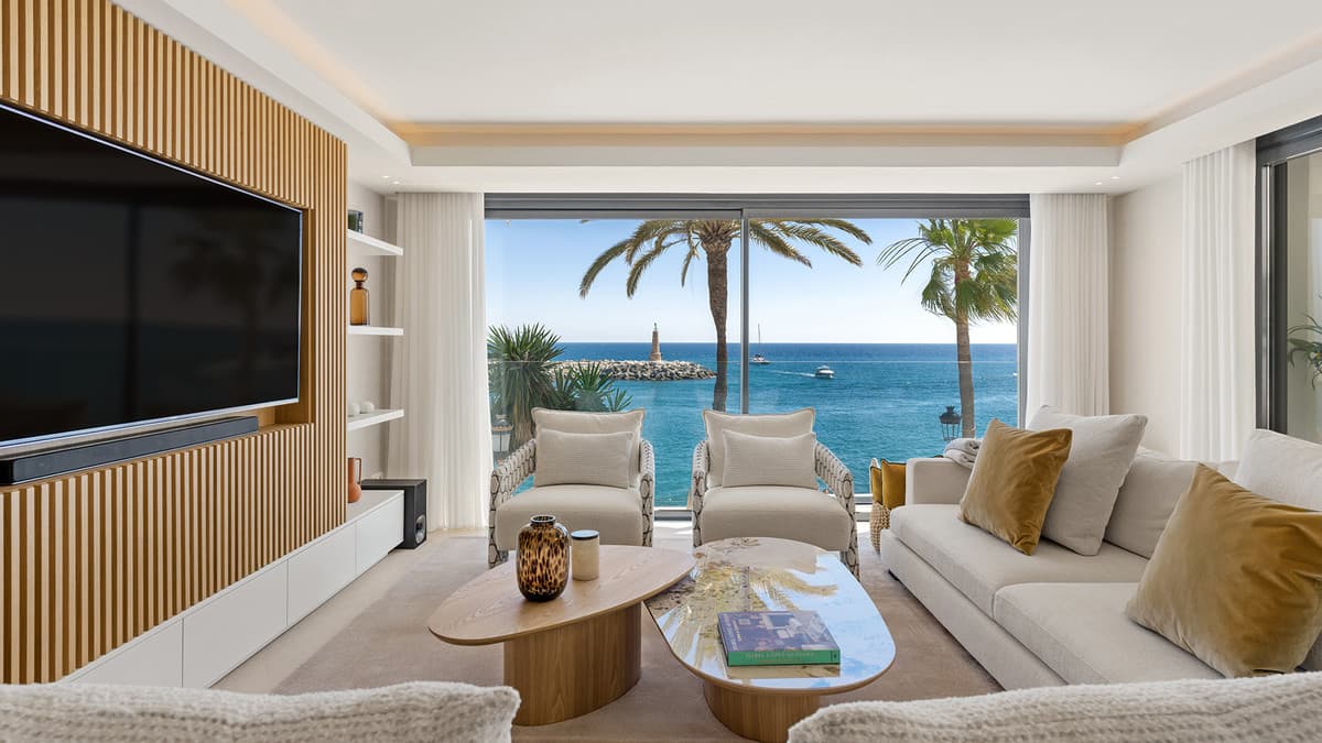 Middle Floor Apartment in Puerto Banús — photo 1 of 10
