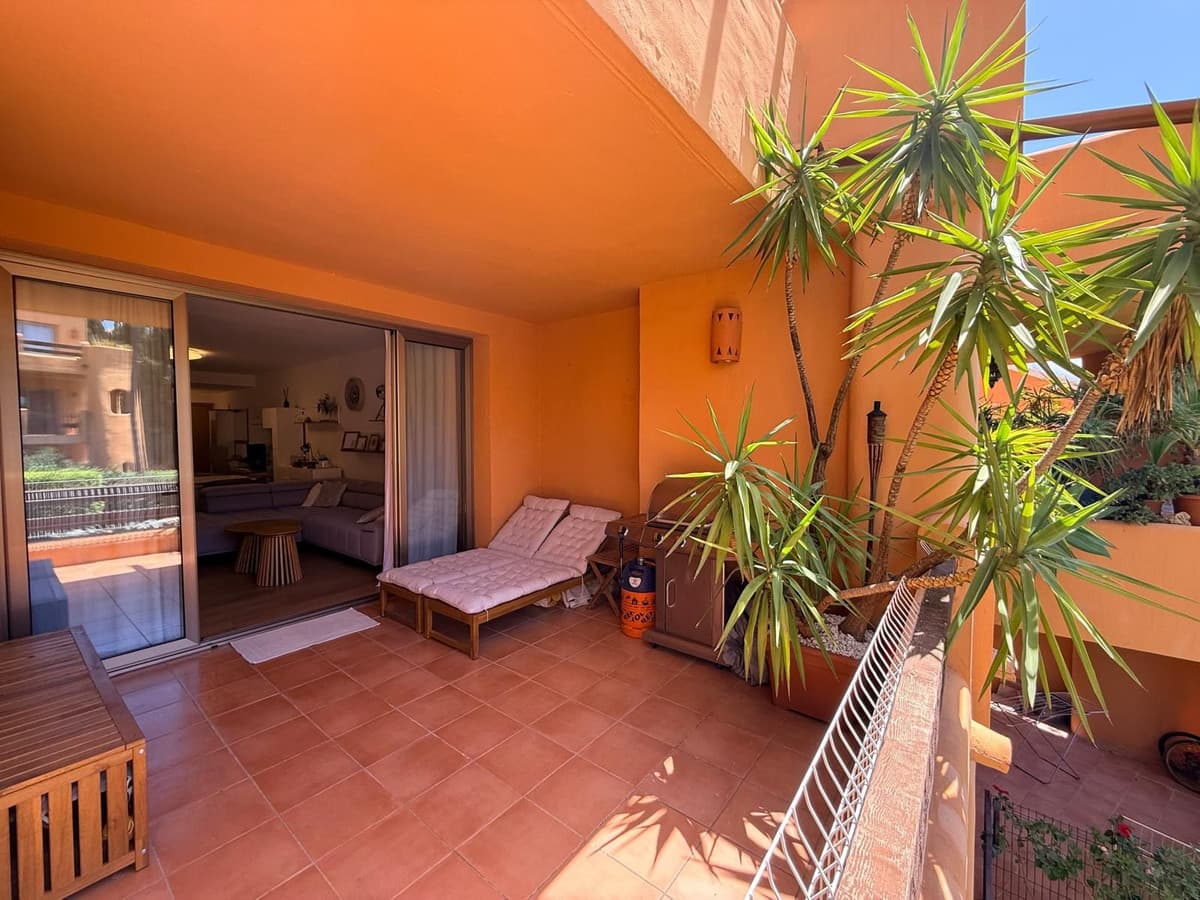 Middle Floor Apartment in Estepona — photo 10 of 10
