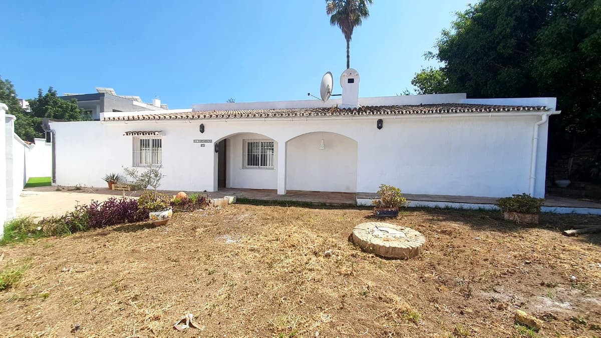 Detached Villa in Fuengirola — photo 2 of 10
