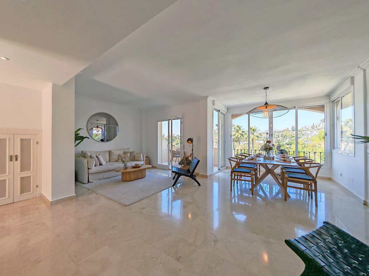 Penthouse Duplex in Benahavís — photo 1 of 10