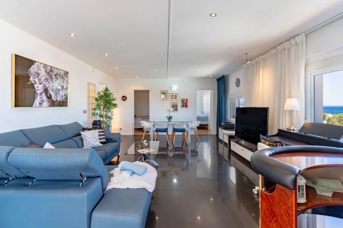 Penthouse in La Carihuela — photo 4 of 10