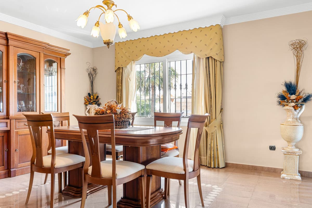 Detached Villa in Torrequebrada — photo 9 of 10