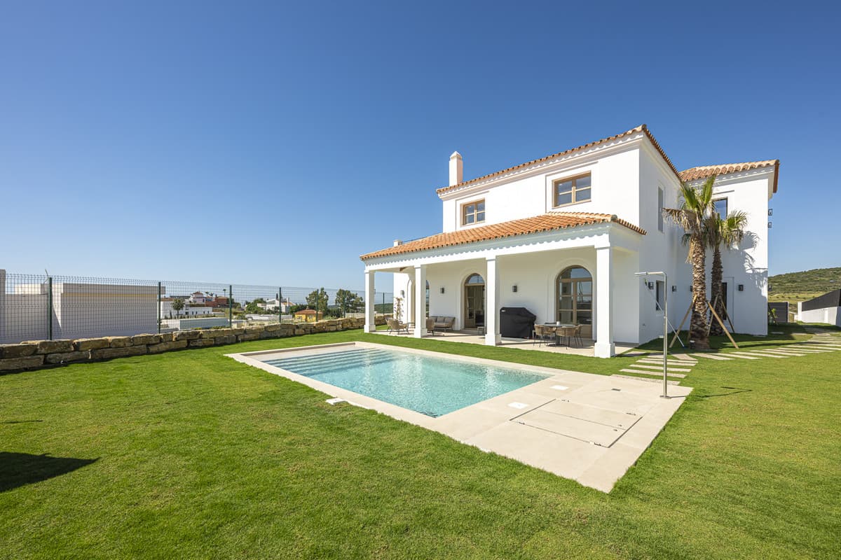 Detached Villa in Estepona — photo 2 of 10
