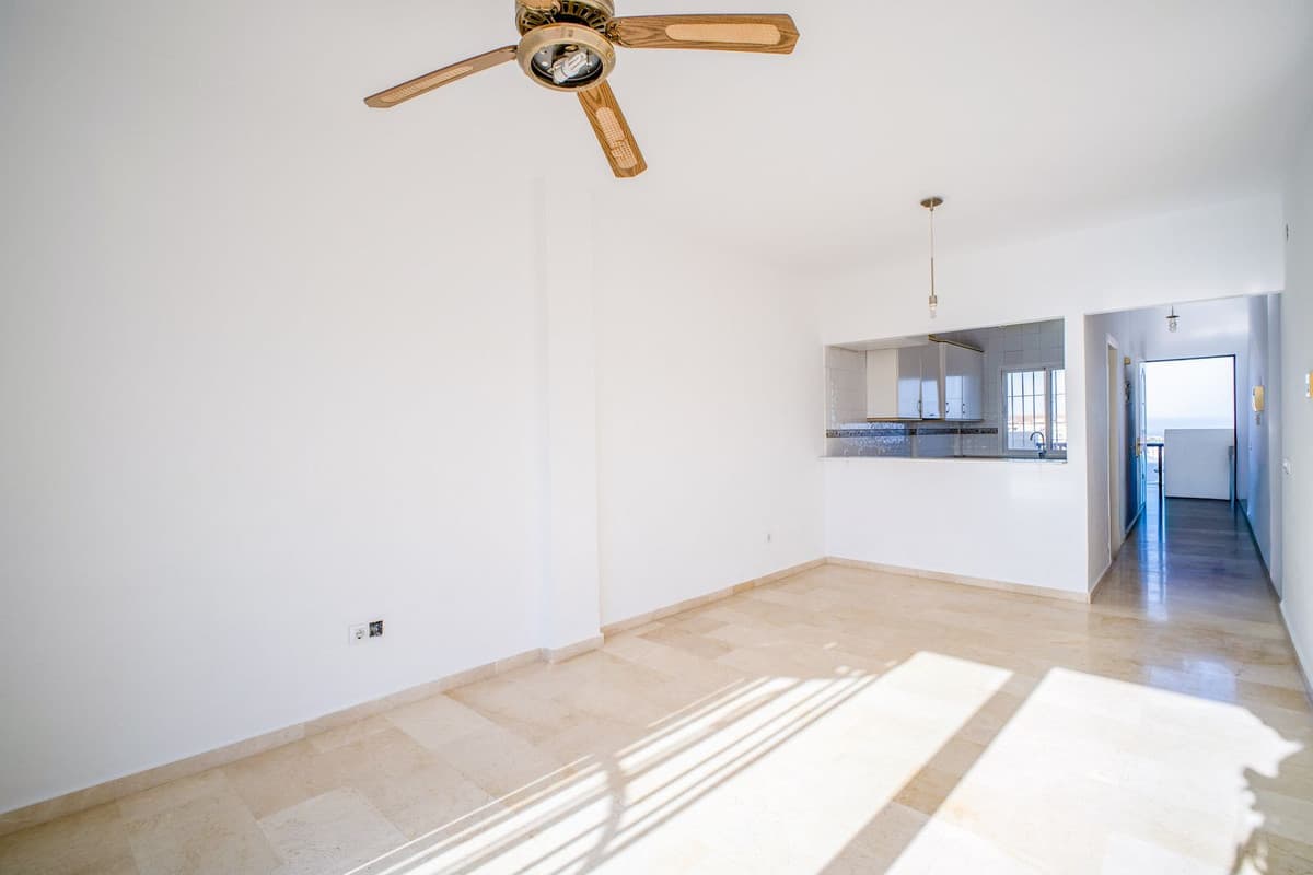 Penthouse in Torrequebrada — photo 9 of 10