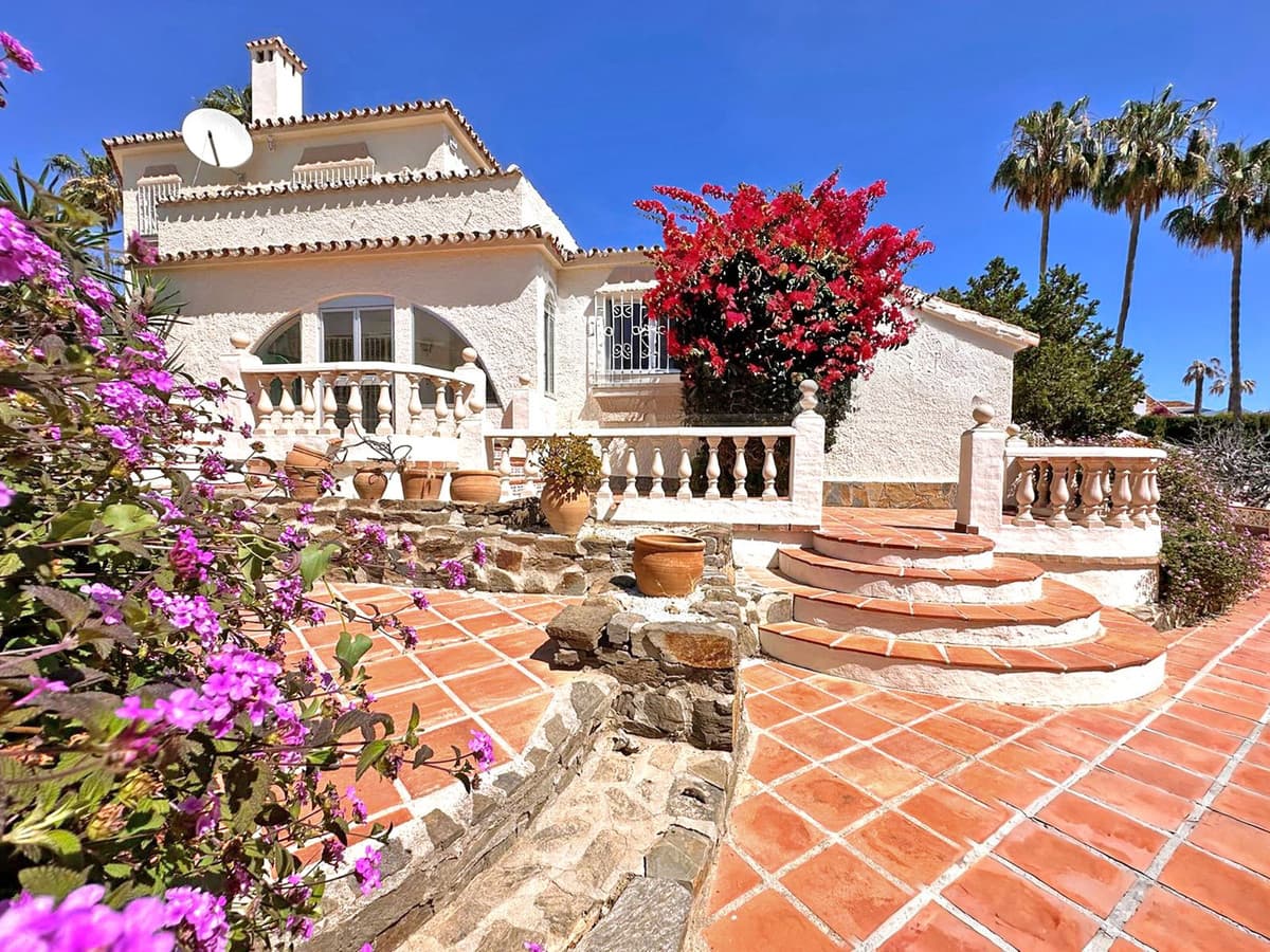 Detached Villa in Mijas Costa — photo 2 of 10