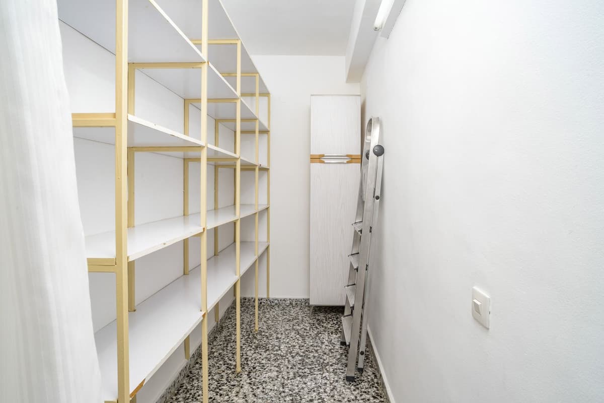 Middle Floor Apartment in Málaga — photo 7 of 10