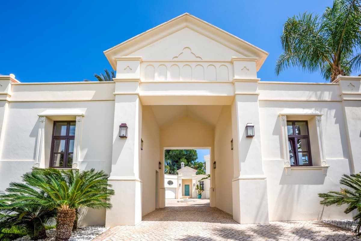 Detached Villa in Guadalmina Baja — photo 2 of 10
